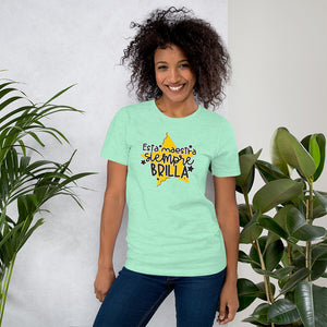 Esta maestra siempre brilla / Always Shine Teacher Tshirt