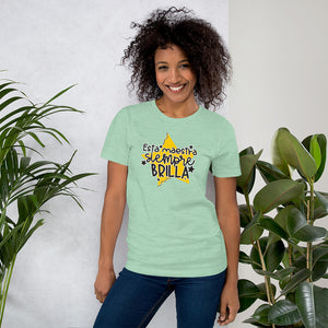 Esta maestra siempre brilla / Always Shine Teacher Tshirt